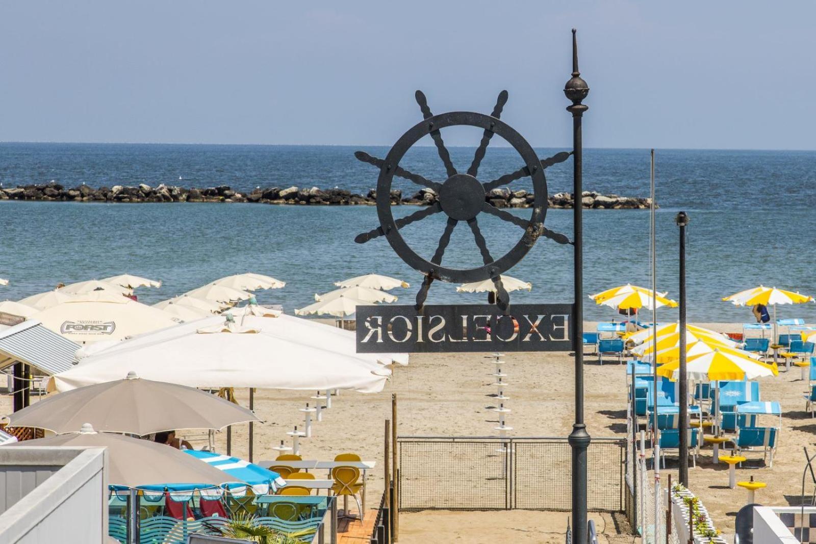 Hotel Excelsior Cesenatico Eksteriør bilde