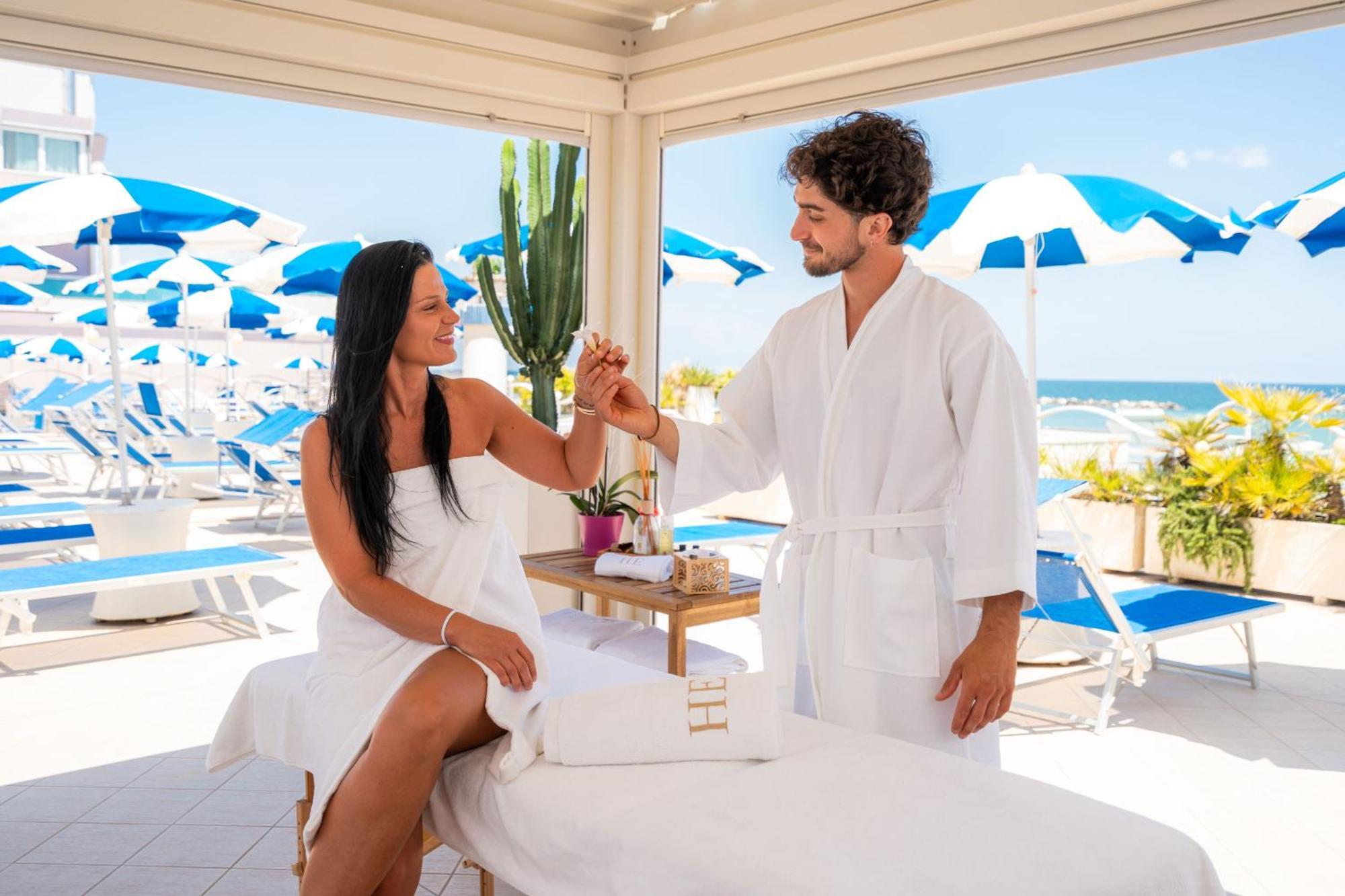 Hotel Excelsior Cesenatico Eksteriør bilde