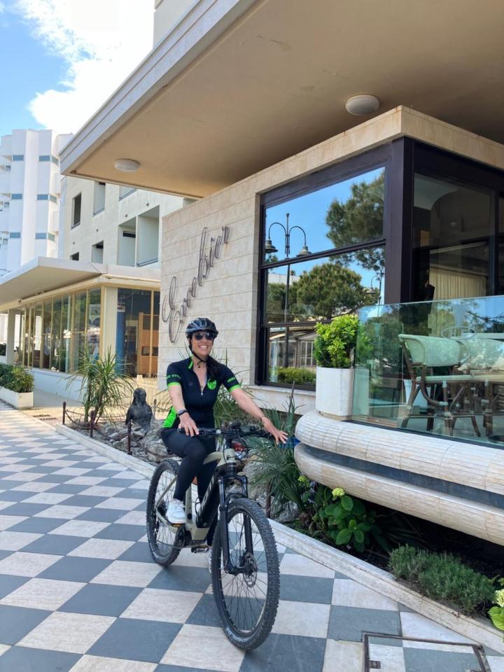 Hotel Excelsior Cesenatico Eksteriør bilde