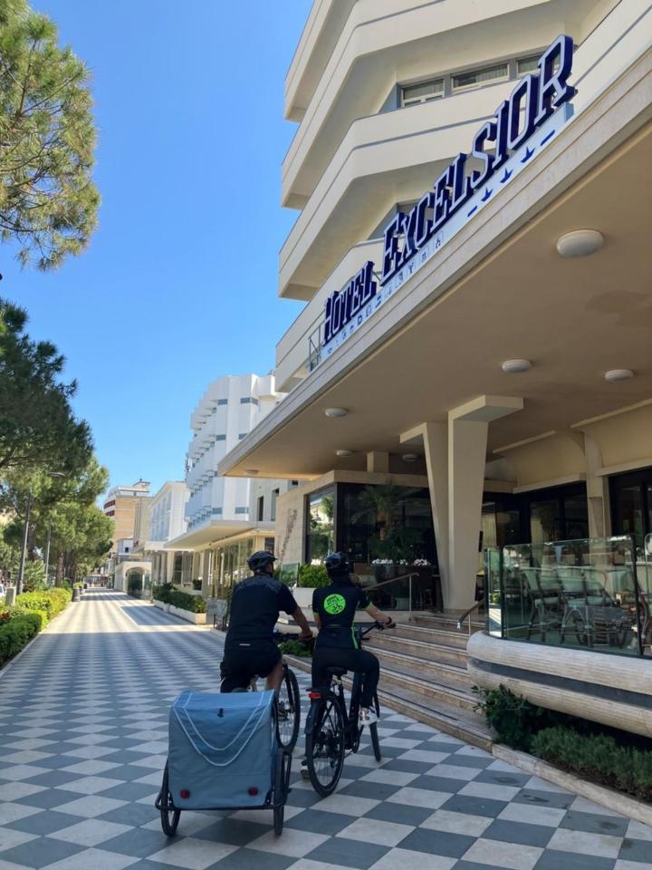 Hotel Excelsior Cesenatico Eksteriør bilde